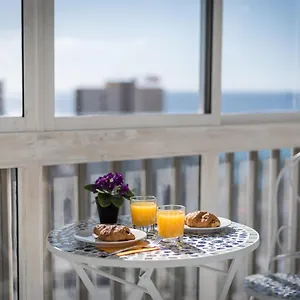 Gorgeous View 2 Bedroom Americas Apartment